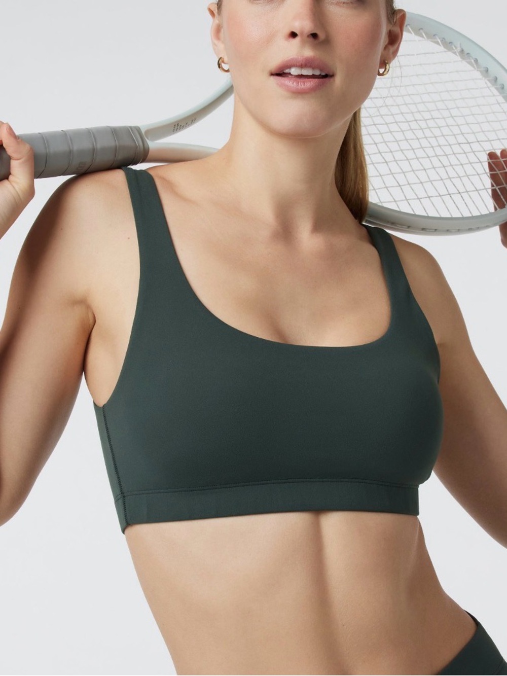 Vuori Scoop Sports Bra in Dark Green
